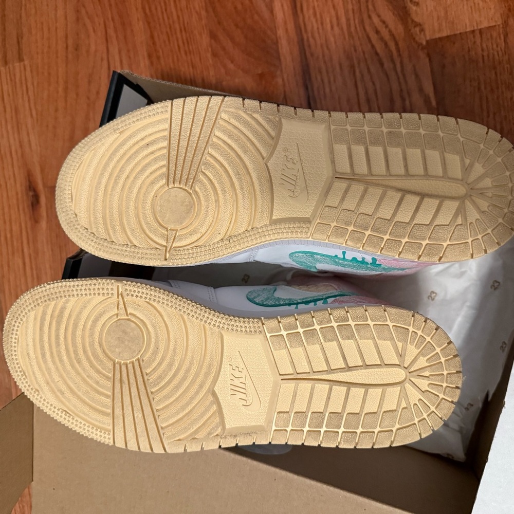 Air Jordan 1 Mid SE GS 'Ice Cream'
*In Box* - Picture 5 of 5